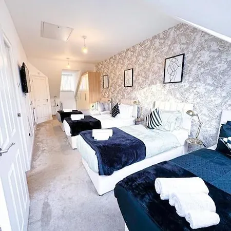 Contractors, Families, Tourists & Groups Welcome Sleeps Upto 9, Garden, Pet Allowed, Parking Included! Birmingam Exterior foto