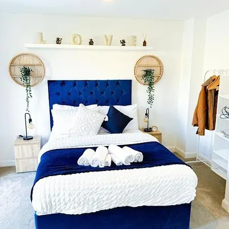 Contractors, Families, Tourists & Groups Welcome Sleeps Upto 9, Garden, Pet Allowed, Parking Included! Birmingam Exterior foto