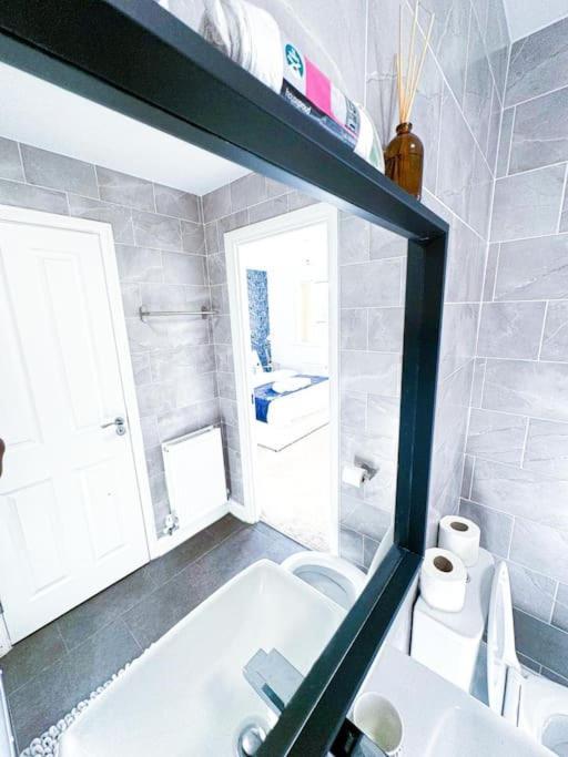 Family Home: Spacious 3br With Garden And Pet-friendly Apartment *