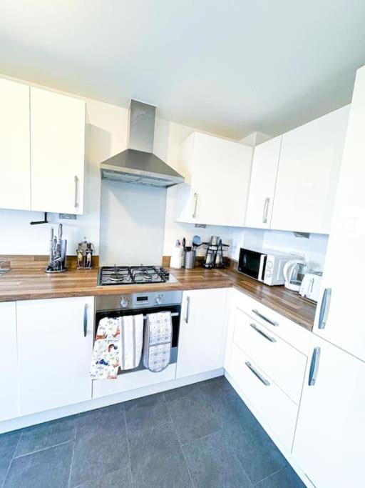 Family Home: Spacious 3br With Garden And Pet-friendly Apartment Birmingham