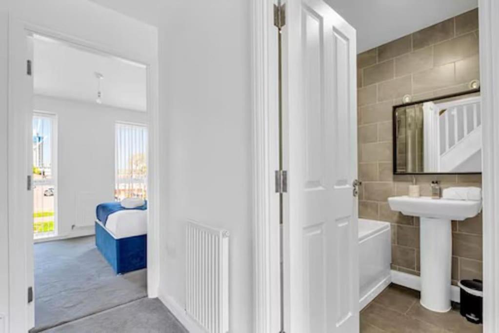 Family Home: Spacious 3br With Garden And Pet-friendly Birmingham