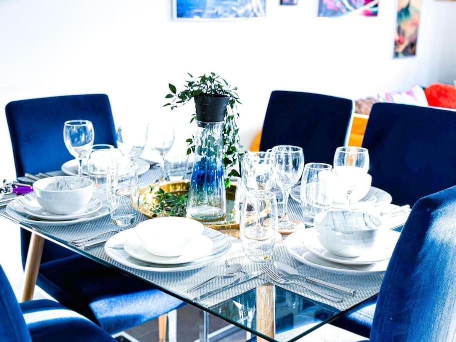 Appartamento Contractors, Families, Tourists & Groups Welcome Sleeps Upto 9, Garden, Pet Allowed, Parking Included! Birmingham