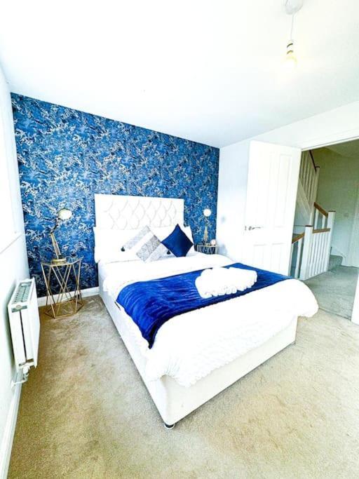 Family Home: Spacious 3br With Garden And Pet-friendly *