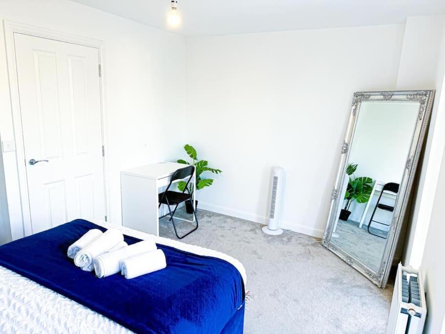 Family Home: Spacious 3br With Garden And Pet-friendly Apartment *